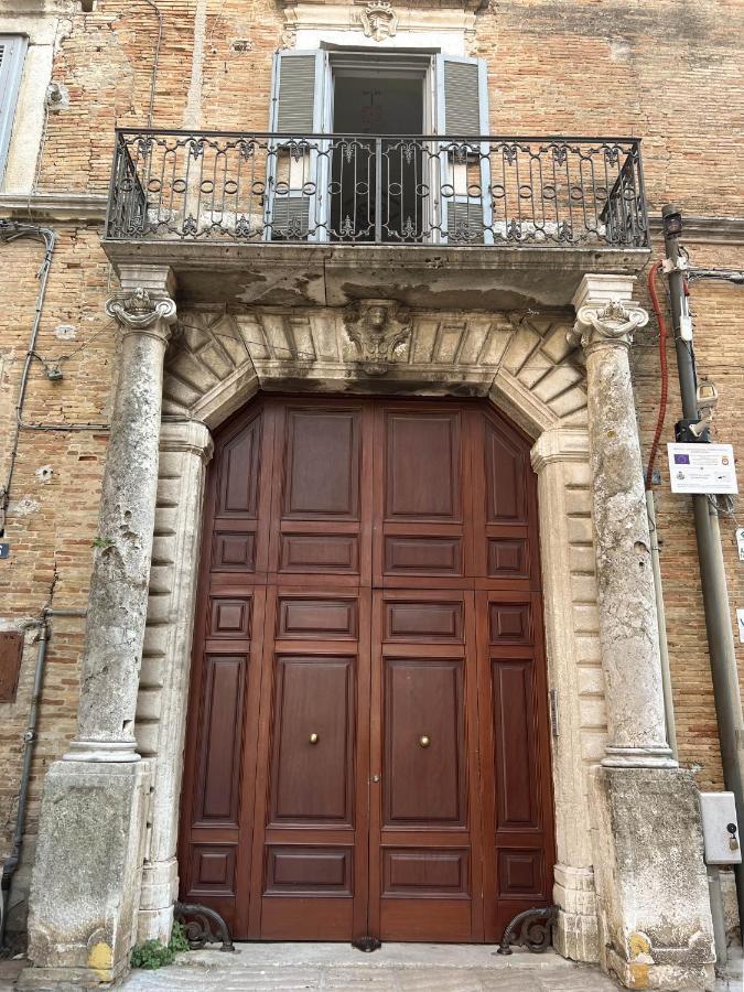 B&B Palazzo Lombardi Lucera Extérieur photo
